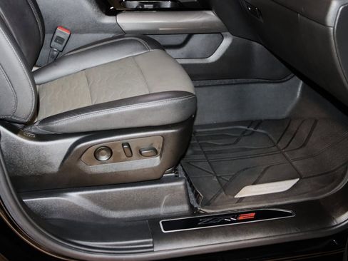 Used 2022 Chevrolet Silverado 1500 ZR2 w/ Technology Package image 62