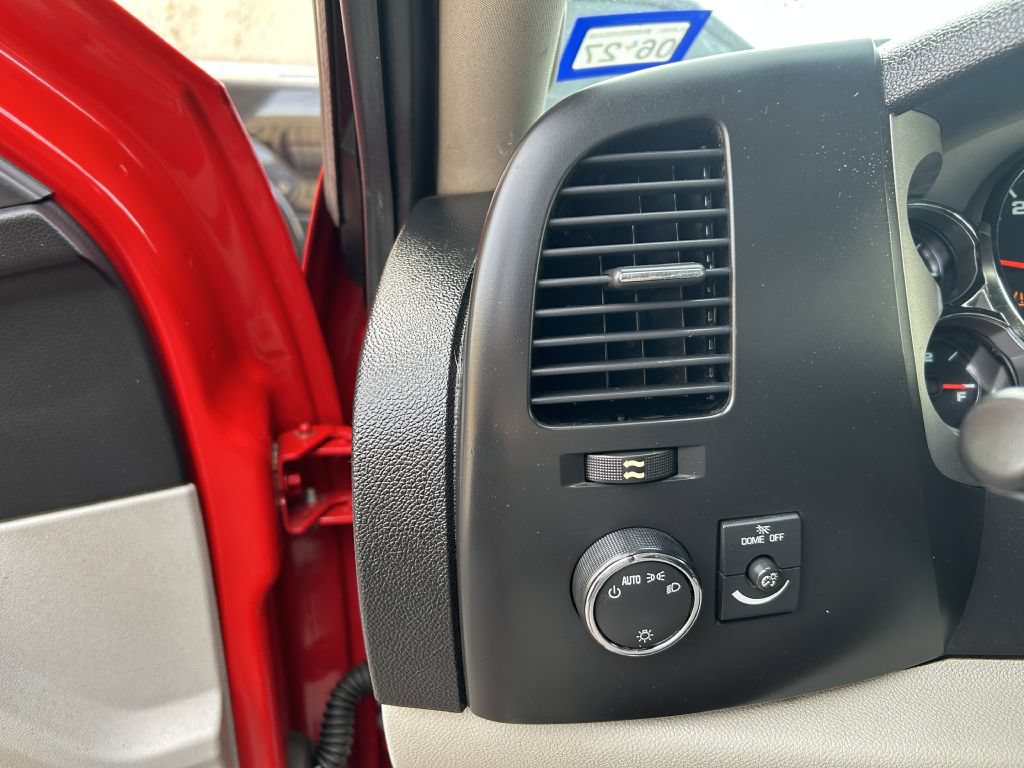 Used 2011 Chevrolet Silverado 1500 LT RWD image 5