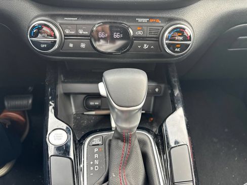 Used 2025 Kia Soul GT-Line FWD image 11