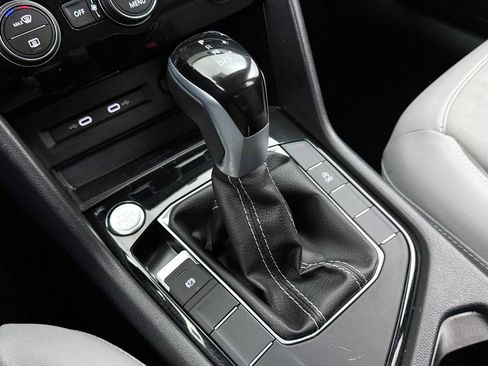 Used 2024 Volkswagen Taos SE image 23