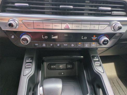 Used 2022 Kia Telluride EX w/ EX Premium Package AWD/4WD image 28