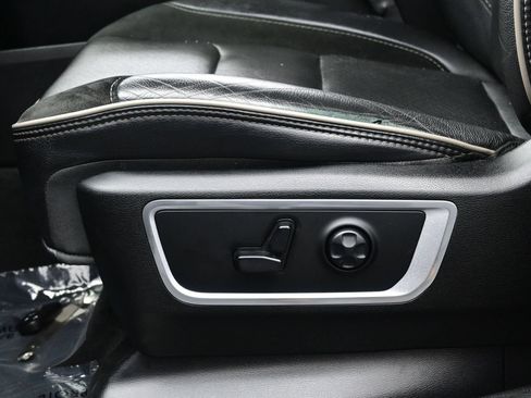 Used 2020 RAM 1500 Laramie AWD/4WD image 14