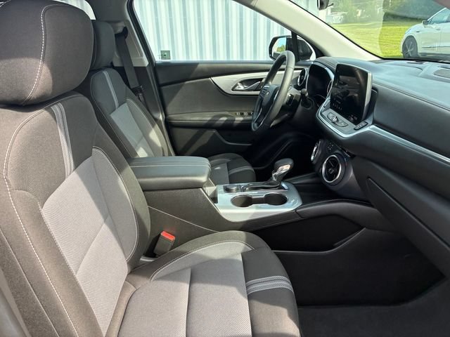 Used 2025 Chevrolet Blazer LT AWD/4WD image 18