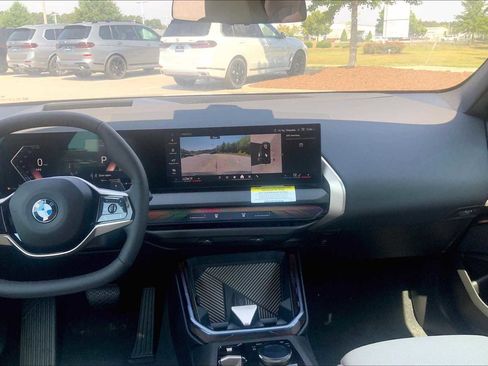 Used 2025 BMW X3 xDrive30i w/ Premium Package image 6