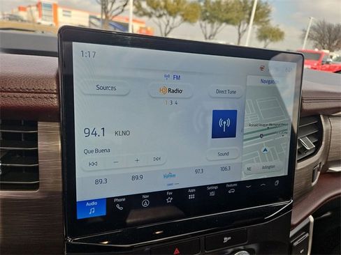 Used 2022 Ford Expedition Limited image 13