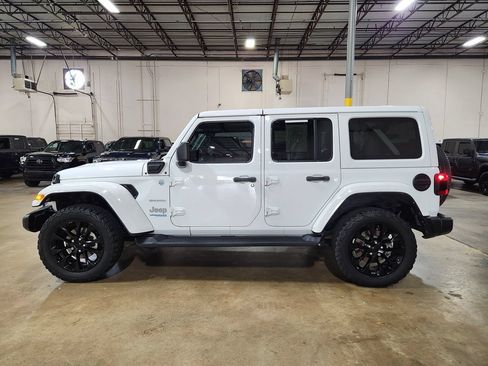 Used 2021 Jeep Wrangler Unlimited Sahara w/ Cold Weather Group AWD/4WD image 7