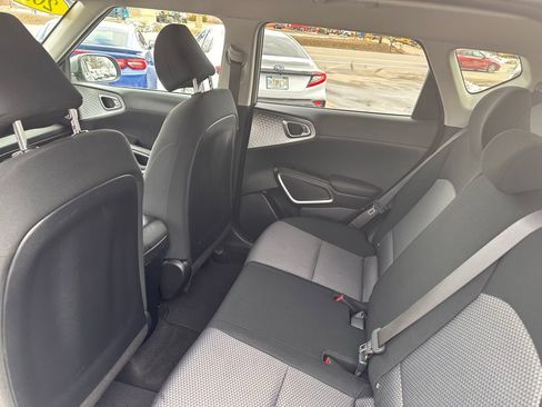 Used 2023 Kia Soul LX image 17