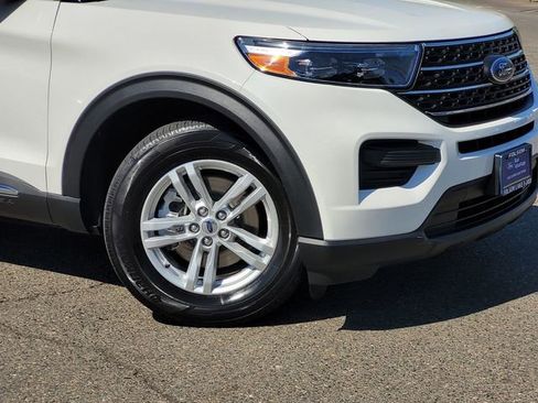 Certified 2022 Ford Explorer XLT image 6