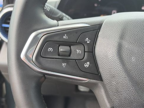 Used 2025 Chevrolet Trax LT w/ Driver Confidence Package FWD image 19