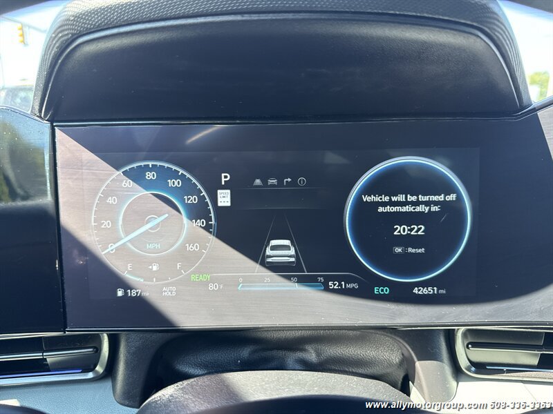 Used 2024 Hyundai Elantra Limited FWD image 18