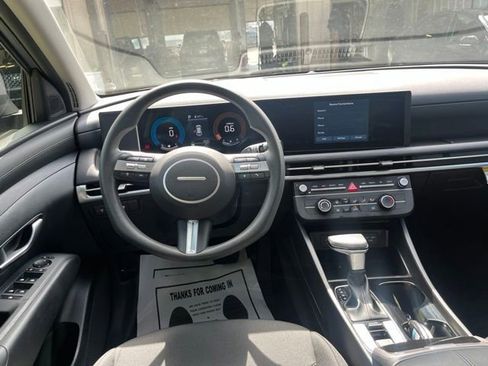 Used 2026 Hyundai Tucson SE FWD image 14