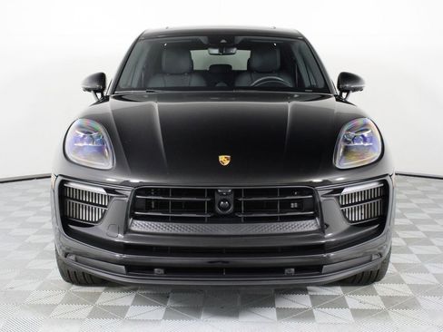 Certified 2025 Porsche Macan S image 10