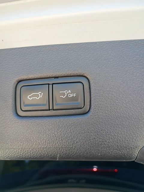 Used 2024 Kia Carnival EX FWD image 29