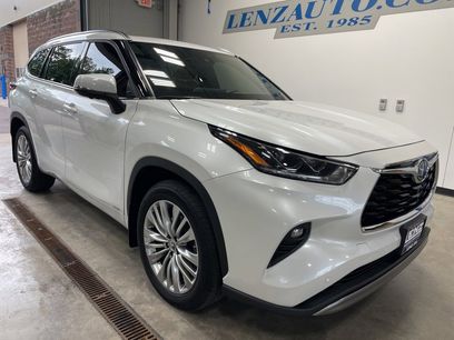Used 2024 Toyota Highlander Platinum