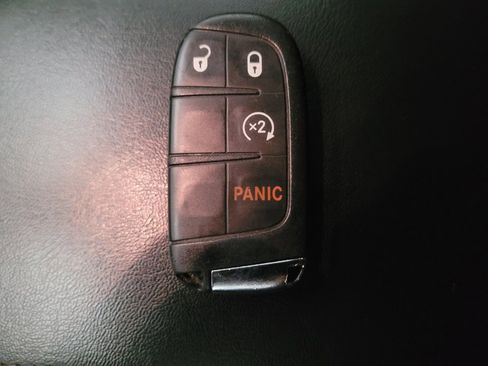 Used 2018 Jeep Compass Latitude w/ Popular Equipment Group FWD image 32