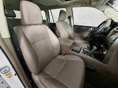 Used 2019 Lexus GX 460 AWD/4WD image 32