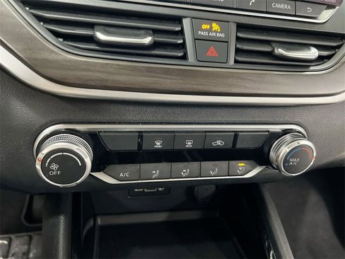 Used 2024 Nissan Altima 2.5 SV image 16