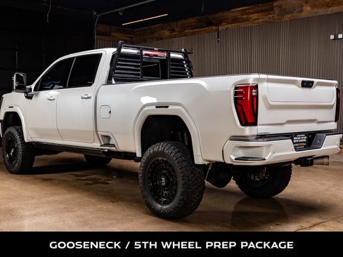 Used 2024 GMC Sierra 3500 Denali Ultimate image 6