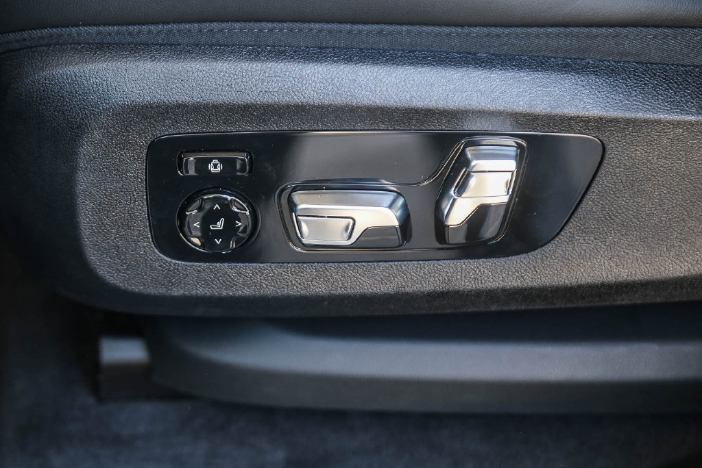 Used 2026 BMW XM Label Red AWD/4WD image 18