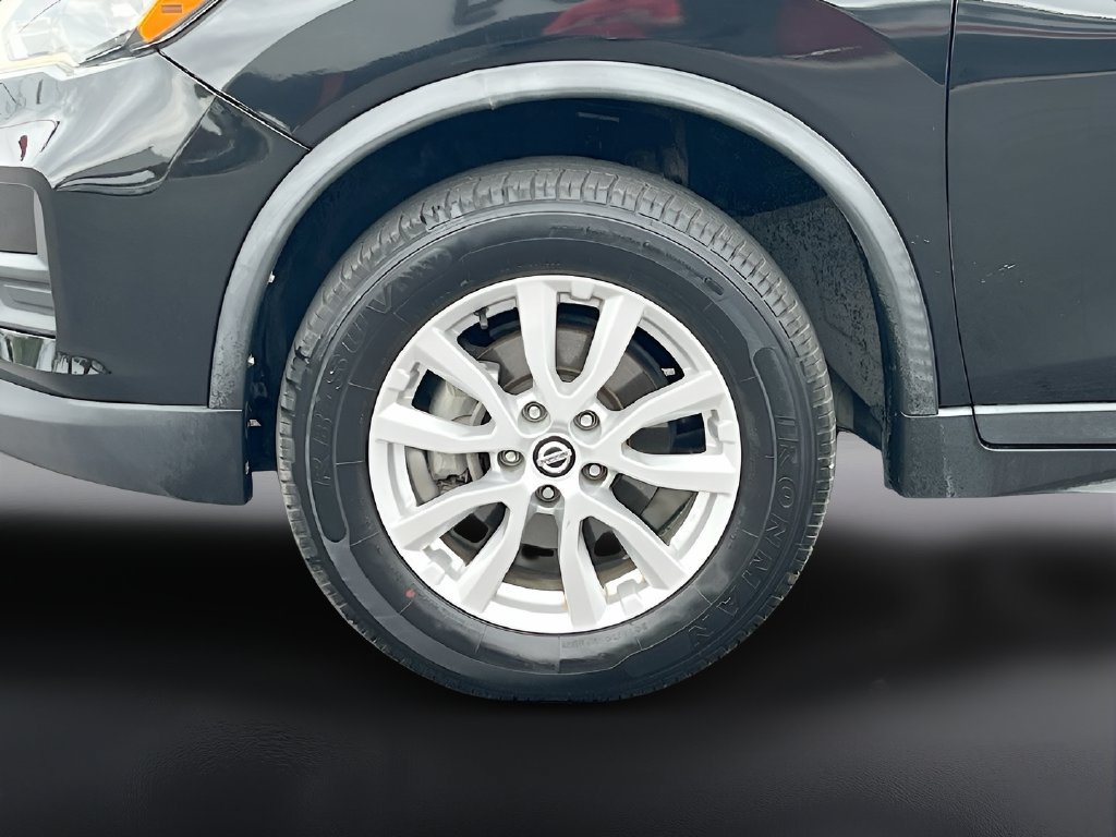 Used 2019 Nissan Rogue SV w/ Premium Package FWD image 30