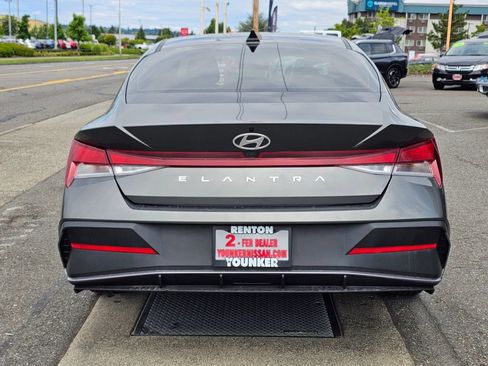 Used 2024 Hyundai Elantra SEL FWD image 6