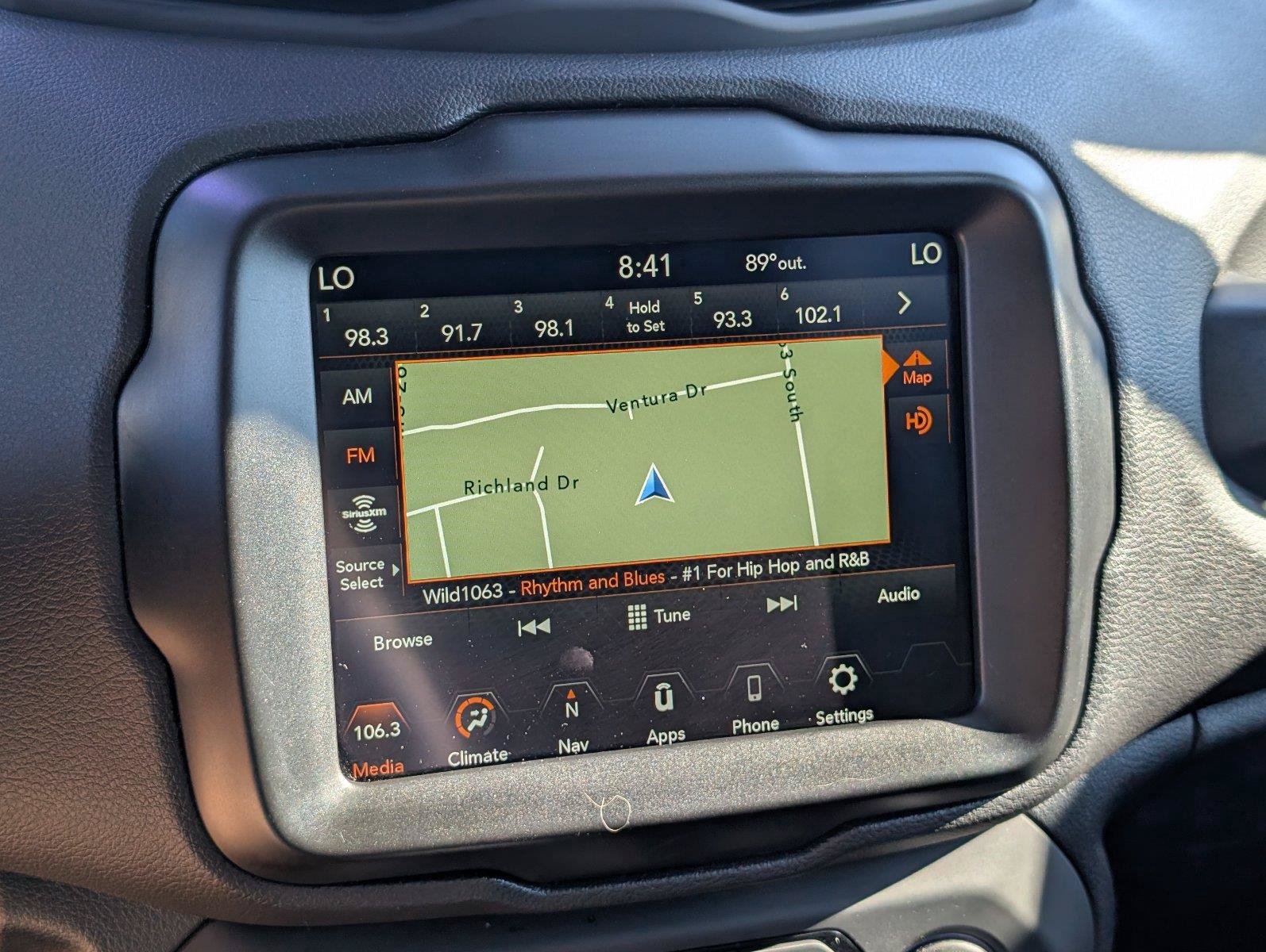 Used 2023 Jeep Renegade Latitude AWD/4WD image 21