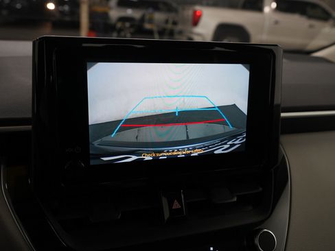 Used 2023 Toyota Corolla LE image 19