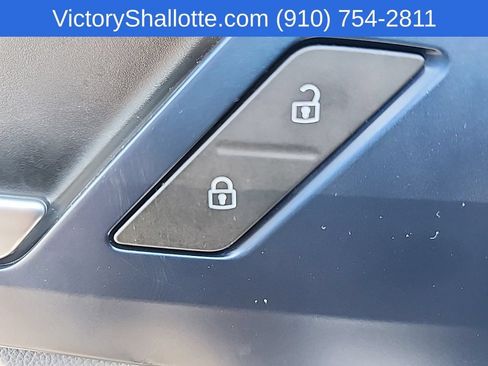 Used 2023 Volkswagen Taos SE FWD image 19
