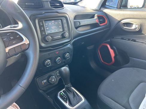 Certified 2020 Jeep Renegade Sport image 12