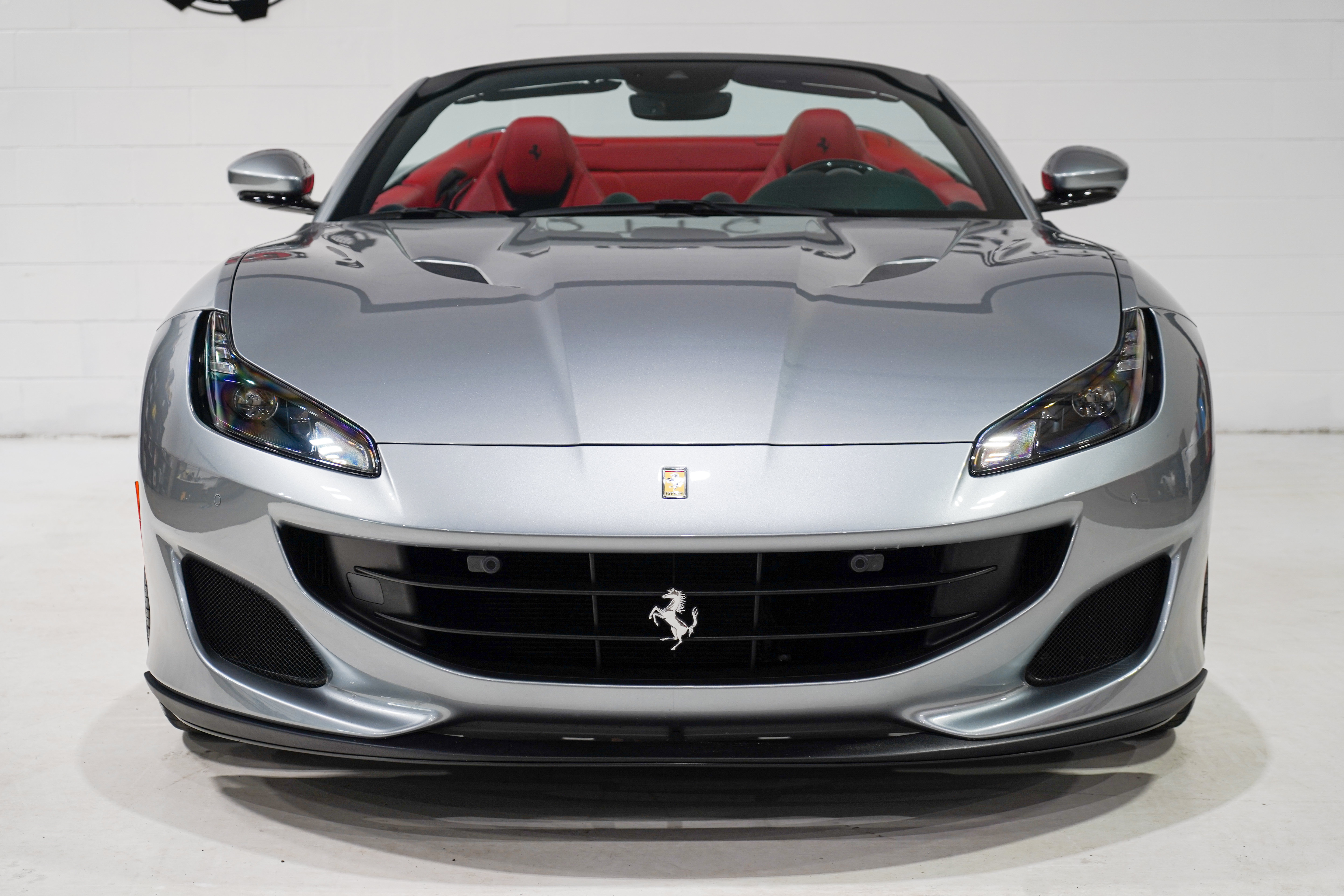 Used 2020 Ferrari Portofino RWD image 5
