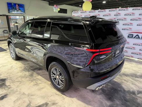 Used 2026 Chevrolet Traverse LT image 10