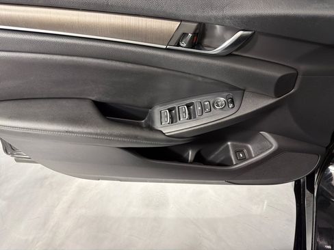 Used 2020 Honda Accord LX image 11
