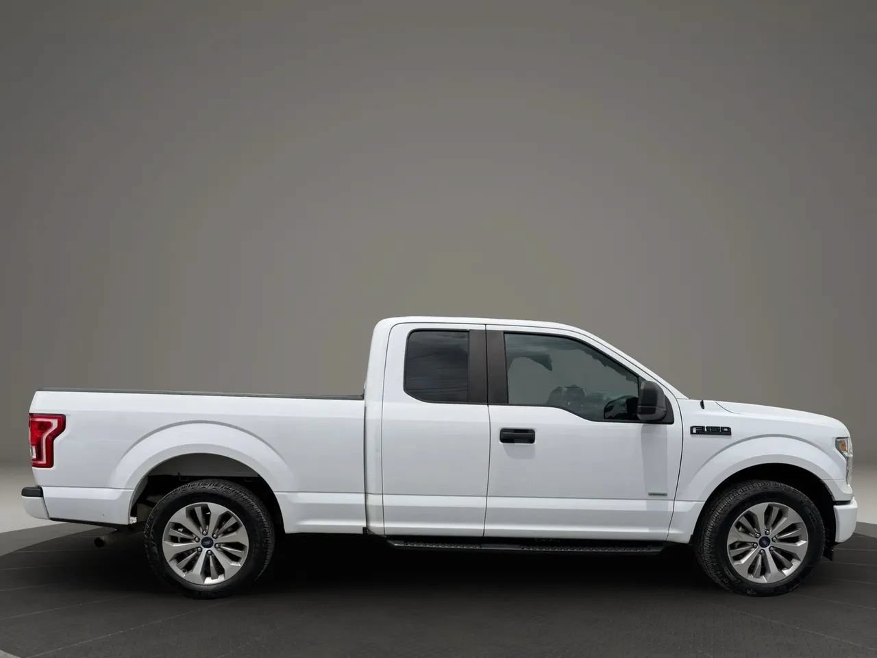 Used 2017 Ford F150 XL w/ Equipment Group 101A Mid RWD image 8