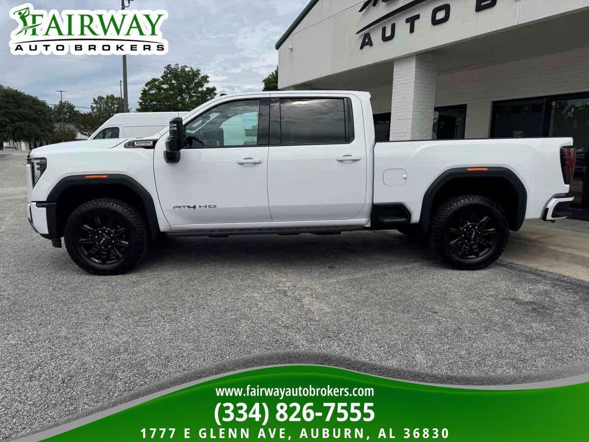 Used 2025 GMC Sierra 2500 AT4 w/ AT4 Premium Plus Package AWD/4WD image 9