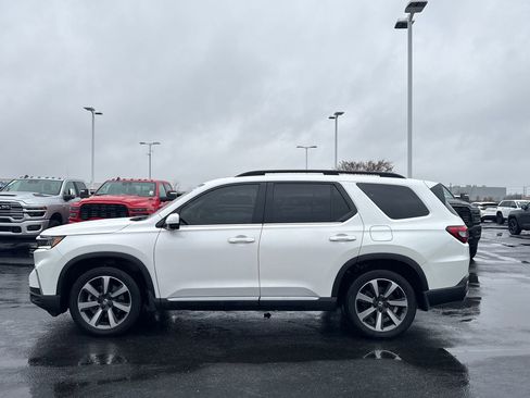 Used 2023 Honda Pilot Elite image 6