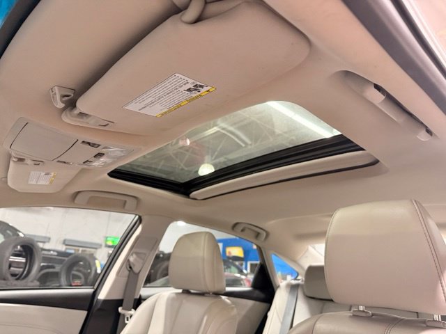 Used 2017 Toyota Avalon XLE Premium w/ Carpet Mat Package FWD image 12
