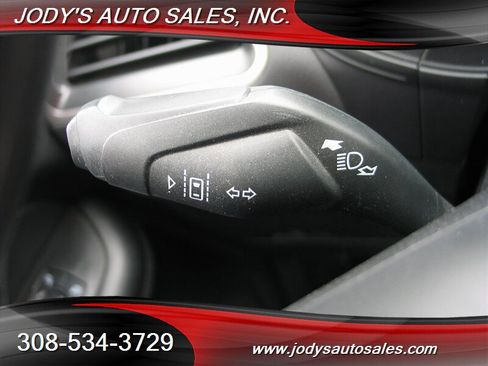 Used 2024 Ford Edge SE w/ Black Appearance Package image 9