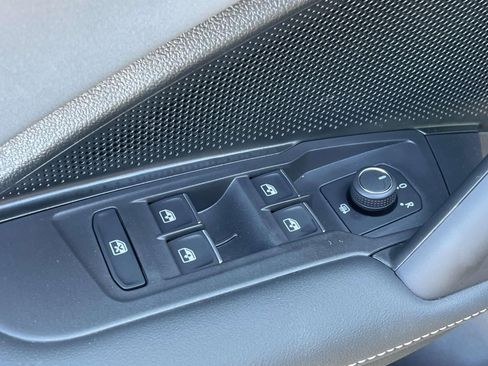 New 2026 Volkswagen Tiguan SE R-Line FWD image 15