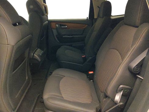 Used 2017 Chevrolet Traverse LT w/ Style and Technology Package FWD image 18