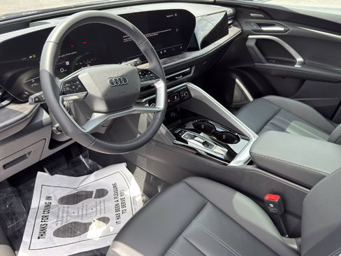 Certified 2025 Audi Q5 Premium w/ Premium Plus AWD/4WD image 10