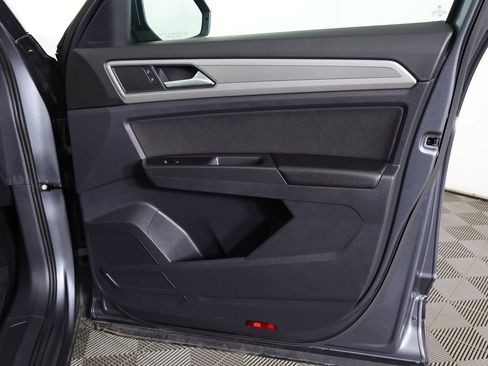 Used 2018 Volkswagen Atlas Launch Edition image 22