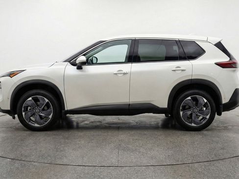Used 2025 Nissan Rogue SV FWD image 5