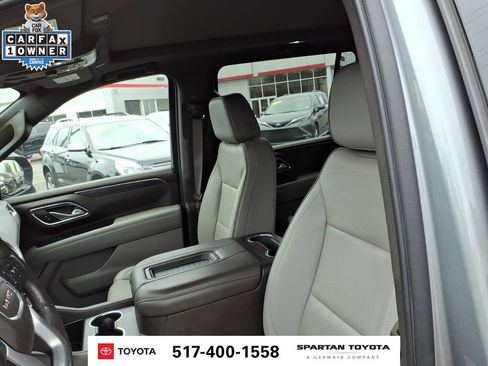 Used 2023 GMC Yukon XL SLT AWD/4WD image 15