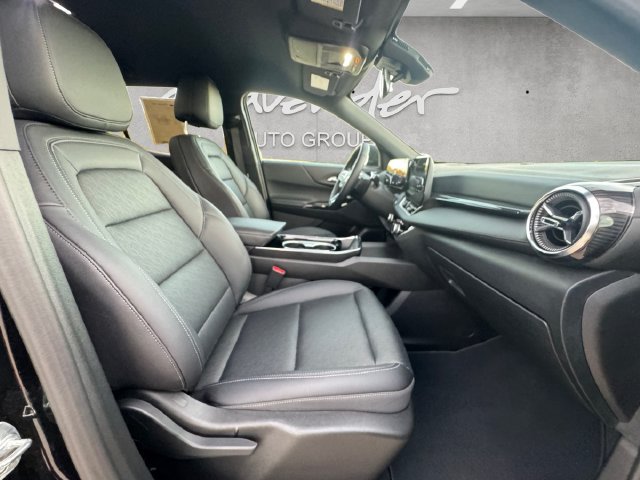 Used 2025 Chevrolet Equinox LT w/ Convenience Package II FWD image 24
