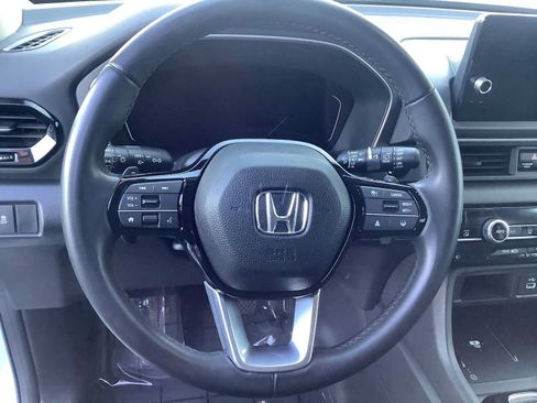 Used 2024 Honda Pilot Touring image 15