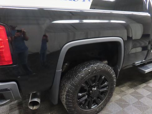 Used 2015 GMC Sierra 2500 Denali w/ Duramax Plus Package AWD/4WD image 31