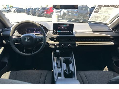 Certified 2025 Honda Accord SE image 15