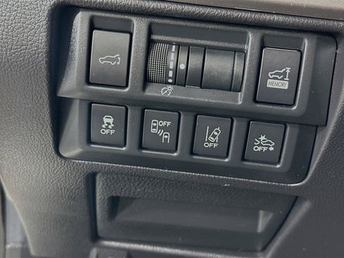 Used 2018 Subaru Outback 2.5i Limited AWD/4WD image 14