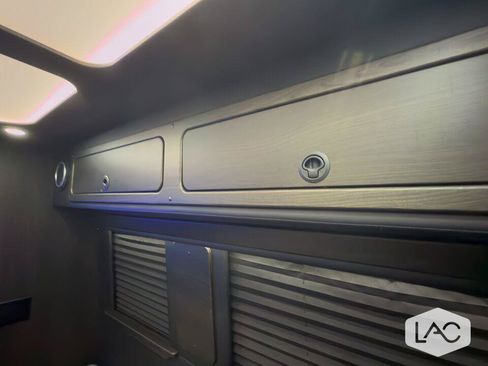 Used 2023 Mercedes-Benz Sprinter 2500 image 8