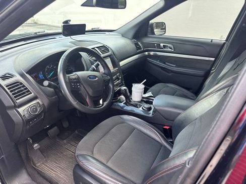 Used 2019 Ford Explorer XLT w/ Equipment Group 202A AWD/4WD image 2